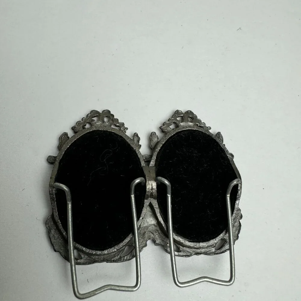 Vintage Art Nouveau Double Miniature Picture Frame Metal Silver Toned Oval
